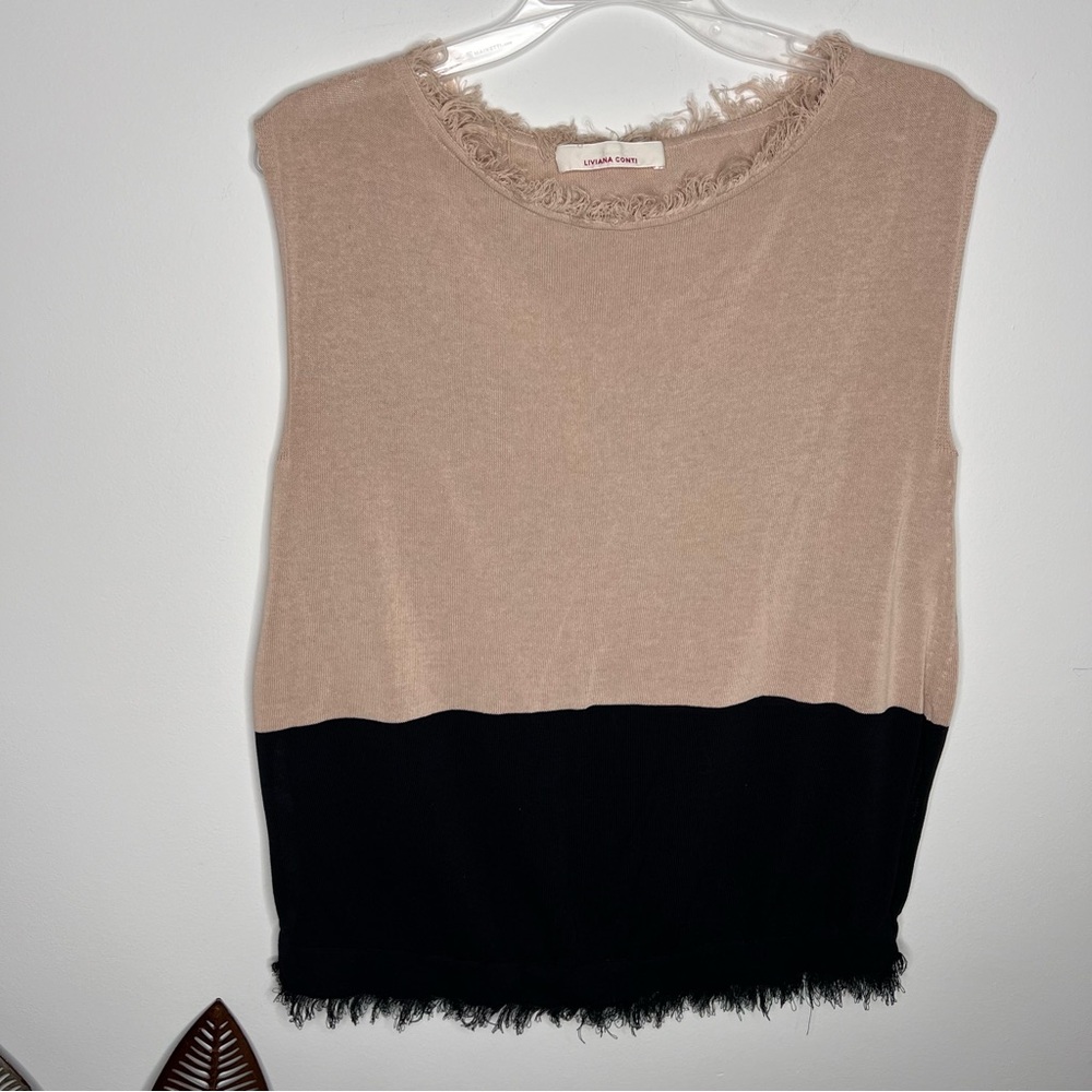 H23 Liviana‎ Conti Cream Black Sleeveless Side Slits Top